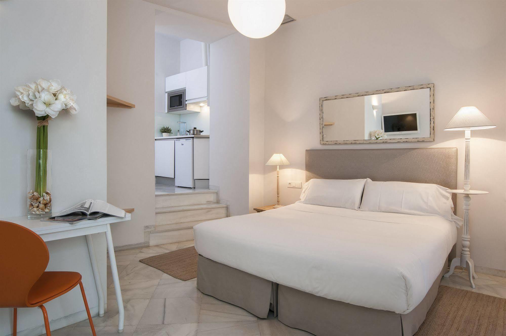 Suites Sevilla Plaza Zewnętrze zdjęcie